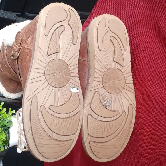 UGG BOOTS LEATHER - Picture 9 of 13